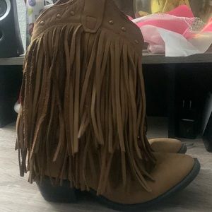 Gently used girls fringe leather boots
